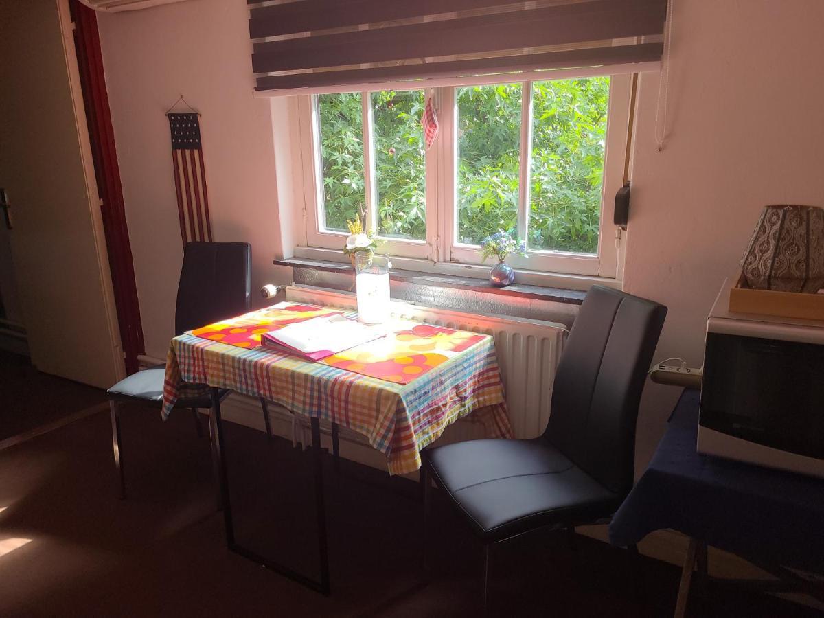 Apartment Ser's Orange *